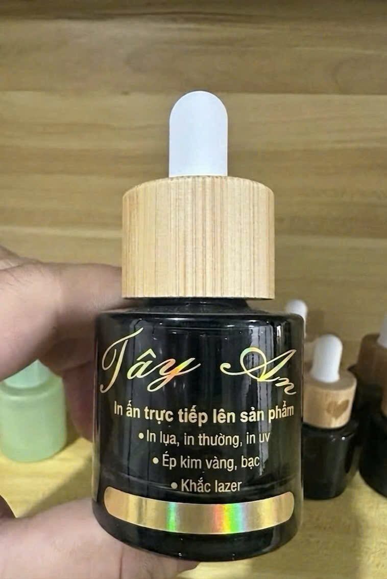 In trên chai mỹ phẩm